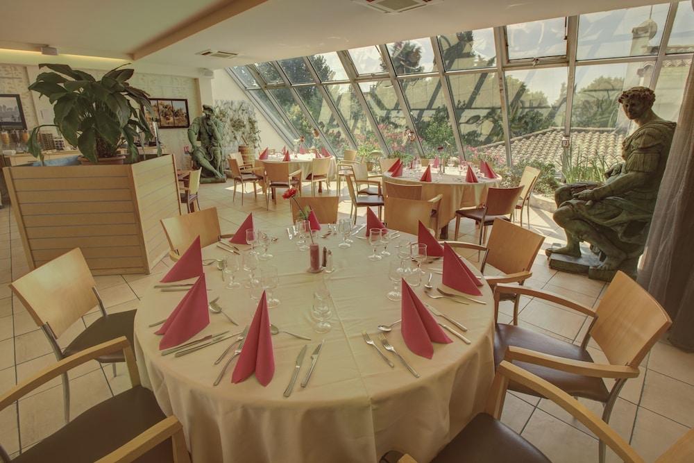 Atrium Centre Hotel Arles