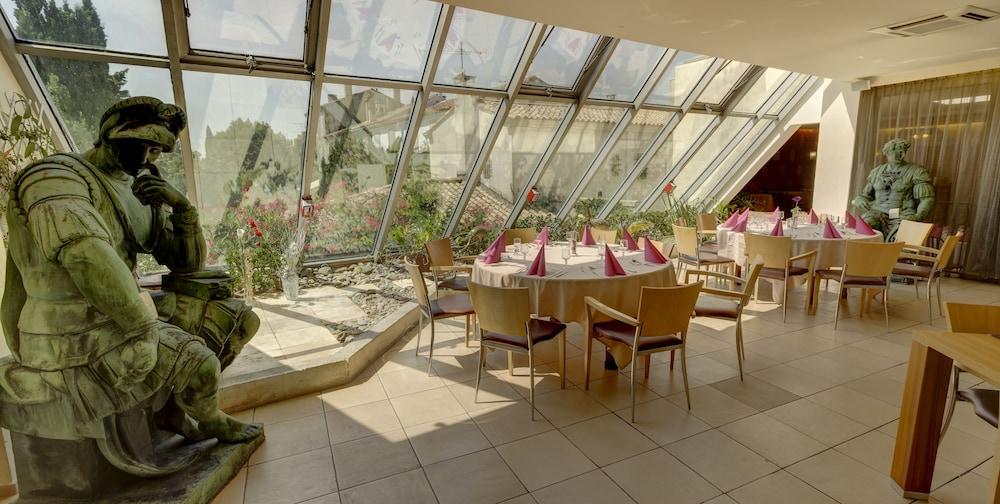 Hotel Atrium Centre Arles