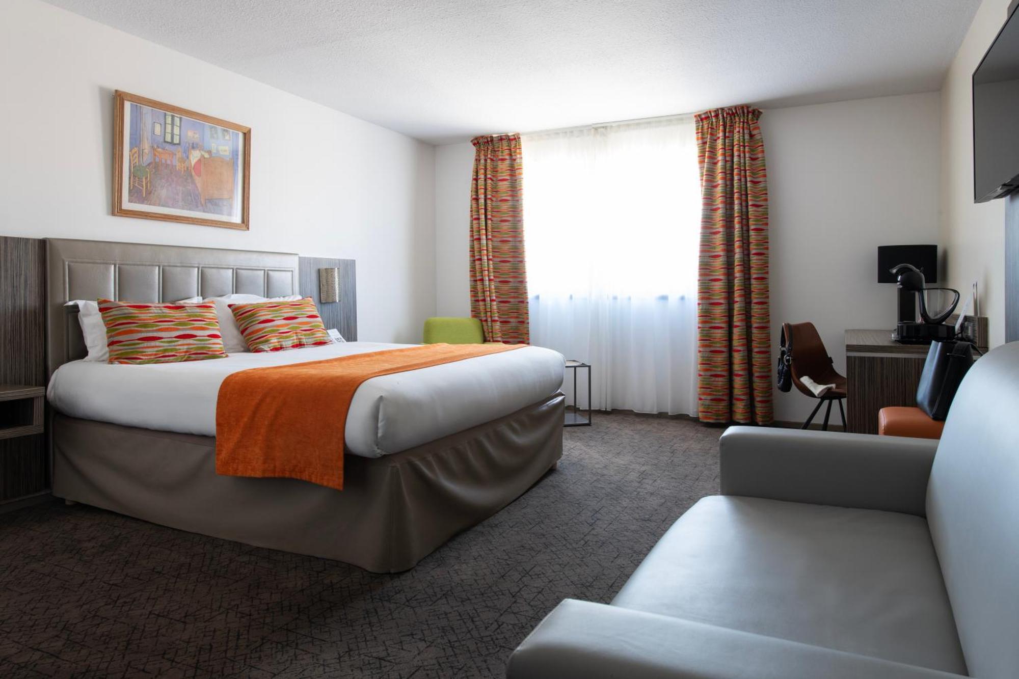 Atrium Centre Hotel