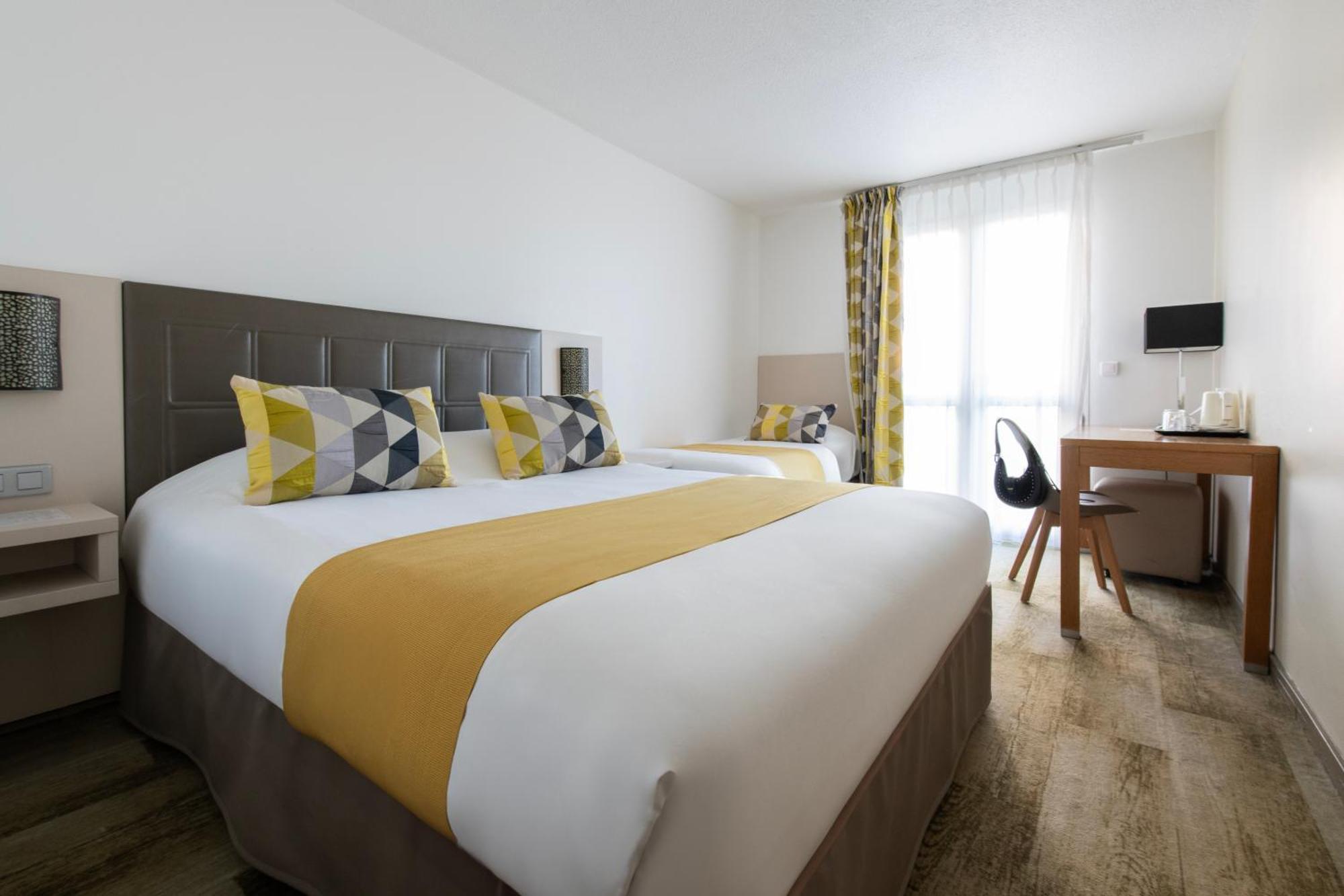 Atrium Centre 3*