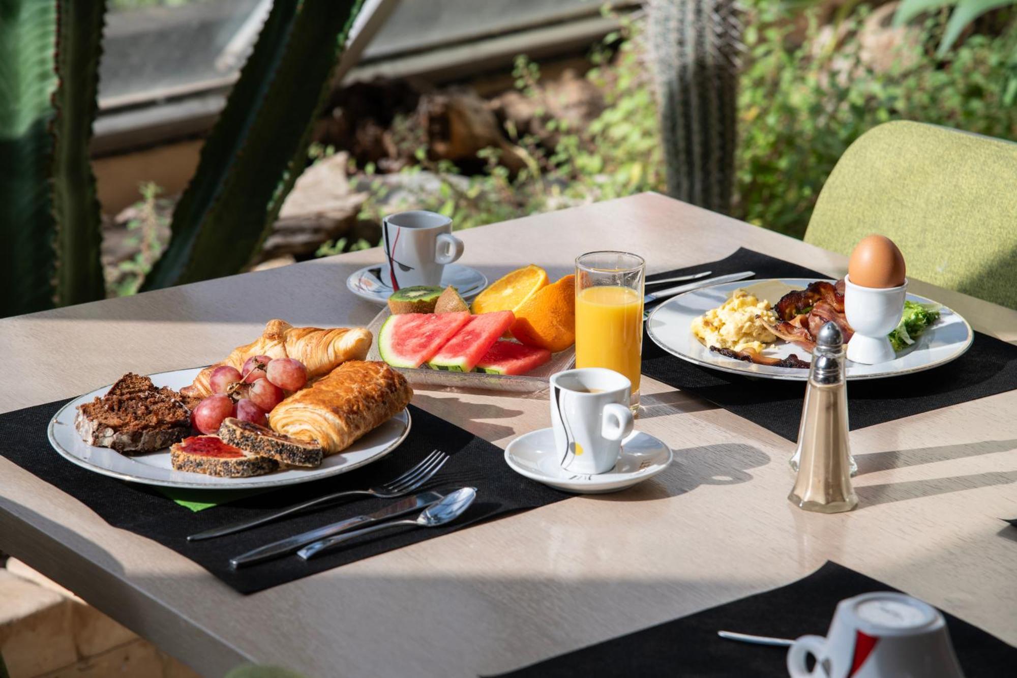 Hotel Atrium Centre 3*