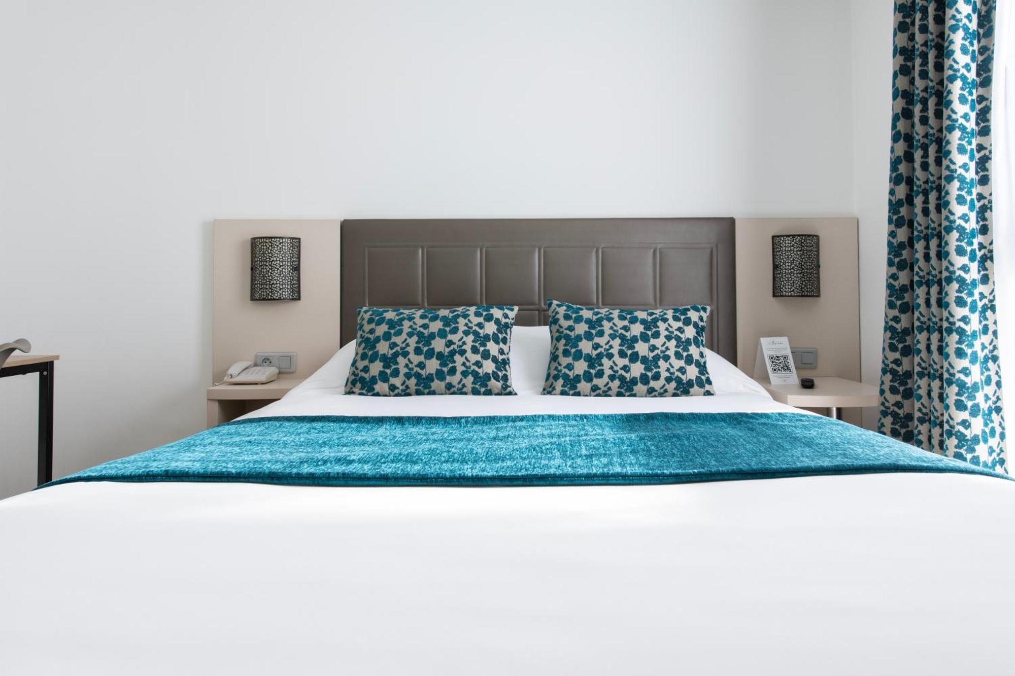 Atrium Centre 3*