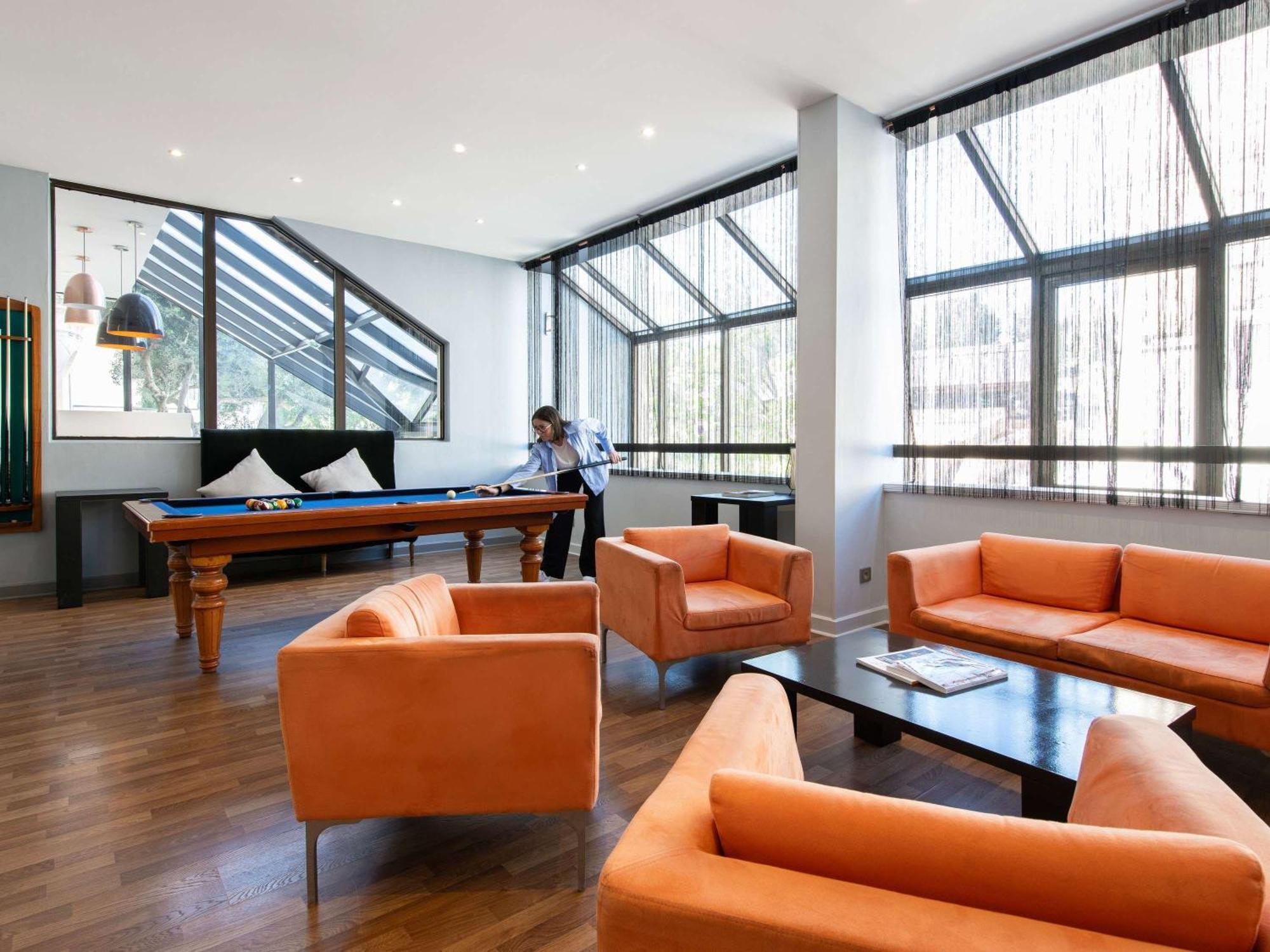 Atrium Centre Hotel 3*