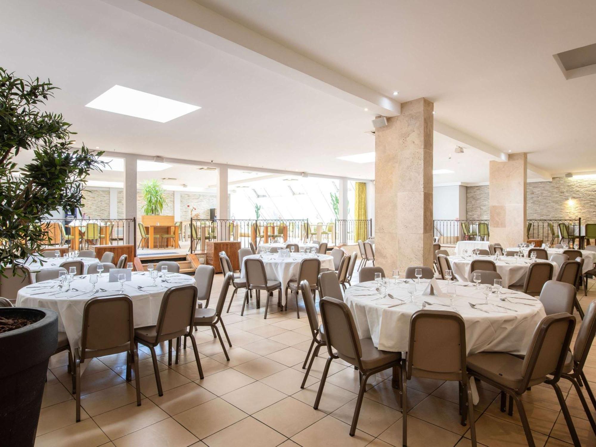 Atrium Centre 3*