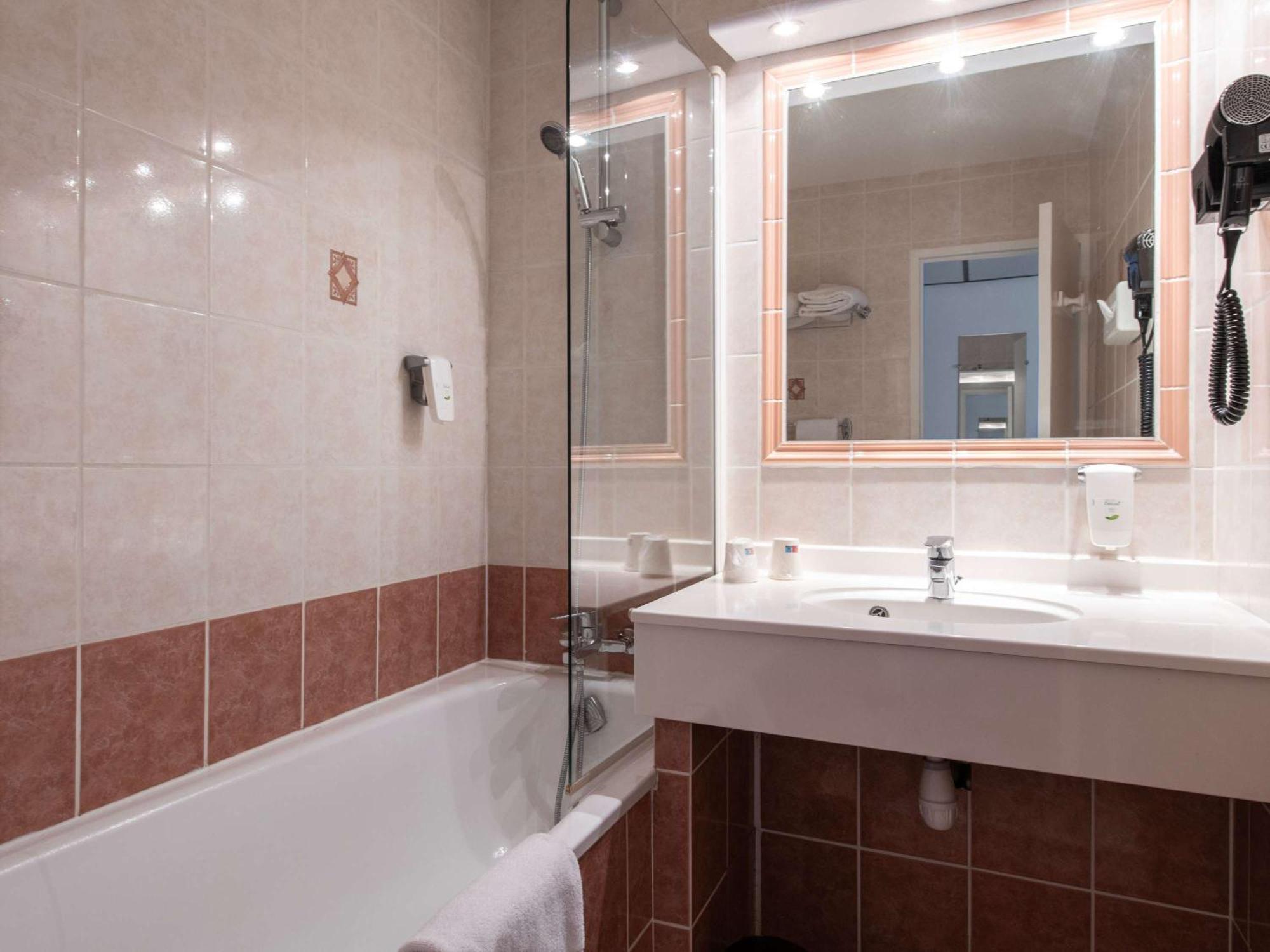 Atrium Centre 3* Arles